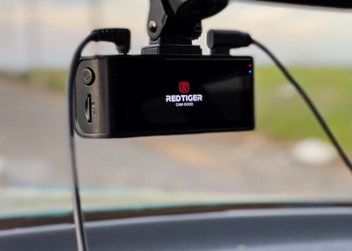 How To Hide Cable During My Dash Cam Installation？