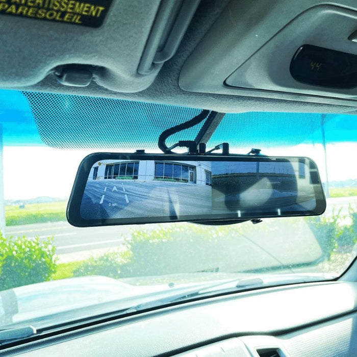 Things Everyone Should Have in Their Car - REDTIGER Official